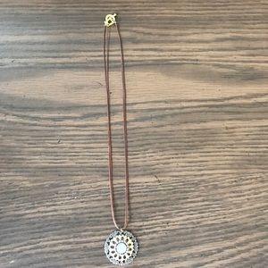 Brown pendant necklace